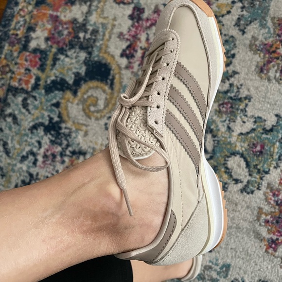 Women's Adidas Originals OG sneakers NEW - Picture 3 of 9